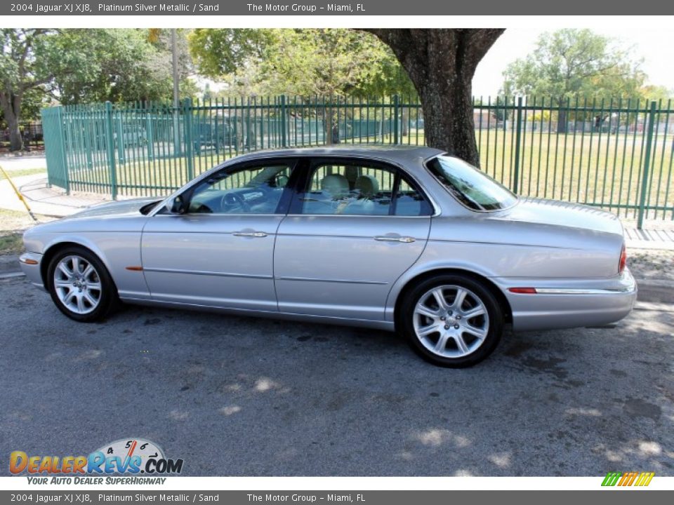 2004 Jaguar XJ XJ8 Platinum Silver Metallic / Sand Photo #4