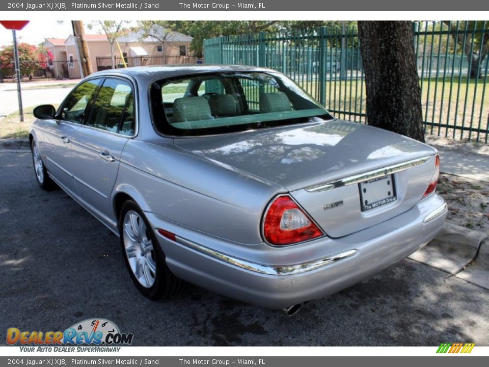 2004 Jaguar XJ XJ8 Platinum Silver Metallic / Sand Photo #6