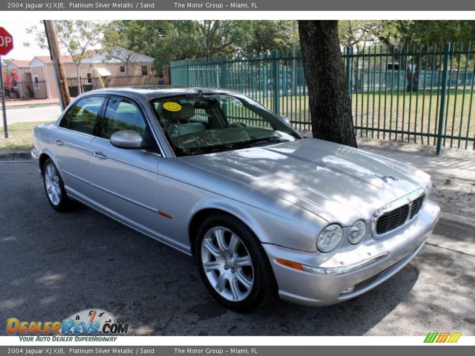 2004 Jaguar XJ XJ8 Platinum Silver Metallic / Sand Photo #10
