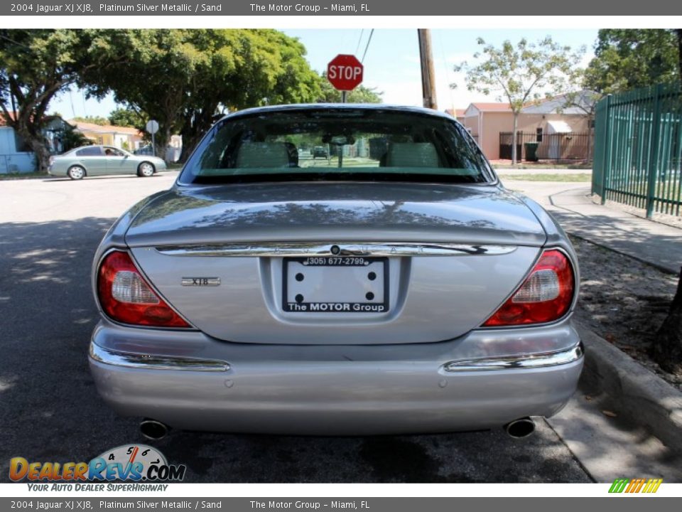 2004 Jaguar XJ XJ8 Platinum Silver Metallic / Sand Photo #12