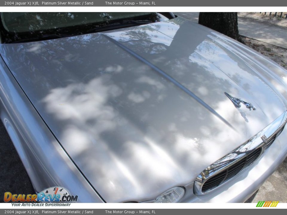 2004 Jaguar XJ XJ8 Platinum Silver Metallic / Sand Photo #15