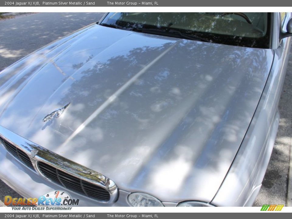 2004 Jaguar XJ XJ8 Platinum Silver Metallic / Sand Photo #16