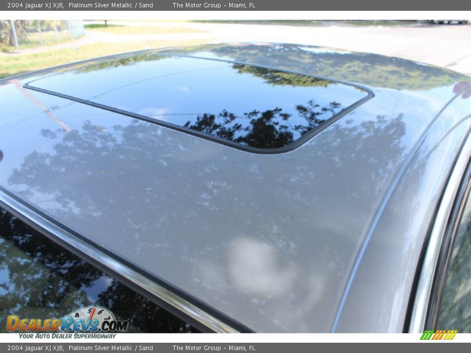 2004 Jaguar XJ XJ8 Platinum Silver Metallic / Sand Photo #21