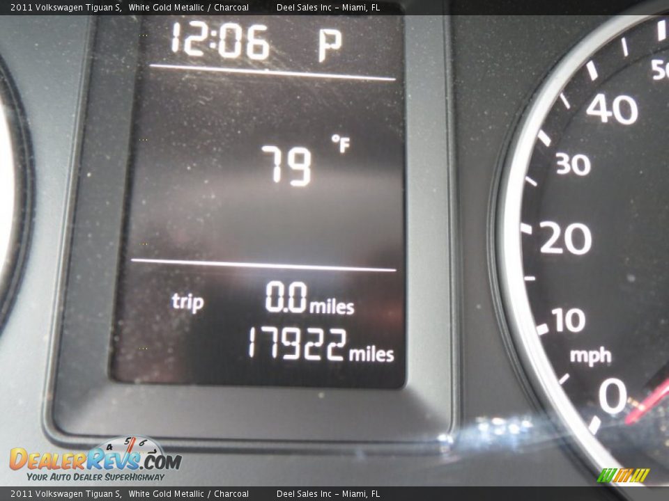 2011 Volkswagen Tiguan S White Gold Metallic / Charcoal Photo #15