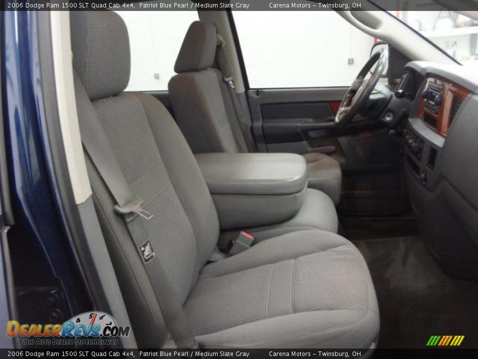 2006 Dodge Ram 1500 SLT Quad Cab 4x4 Patriot Blue Pearl / Medium Slate Gray Photo #32