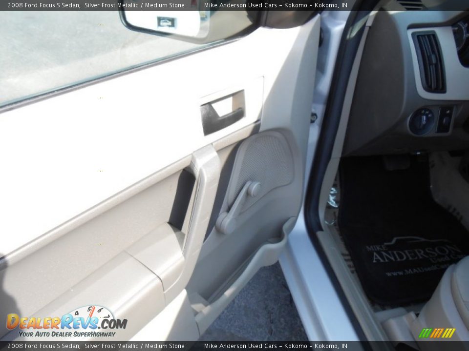 2008 Ford Focus S Sedan Silver Frost Metallic / Medium Stone Photo #6