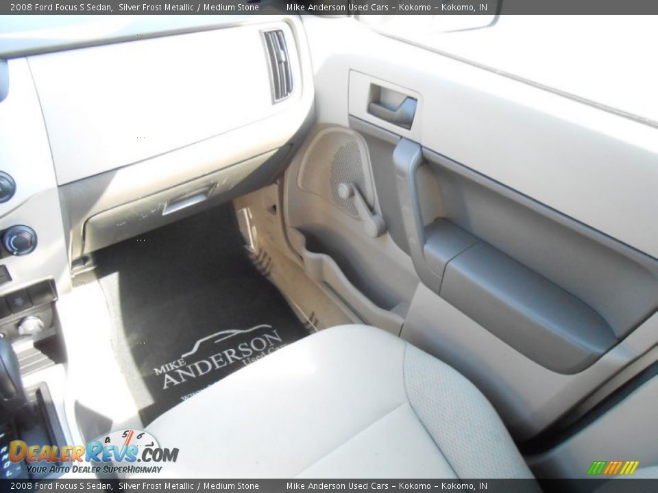 2008 Ford Focus S Sedan Silver Frost Metallic / Medium Stone Photo #14