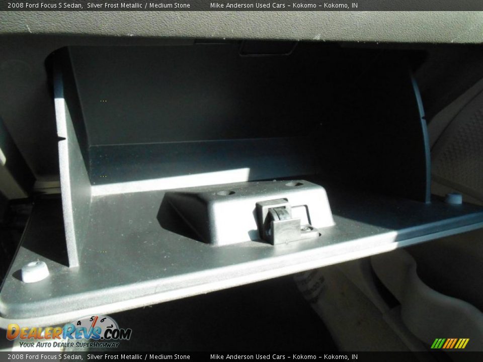 2008 Ford Focus S Sedan Silver Frost Metallic / Medium Stone Photo #15