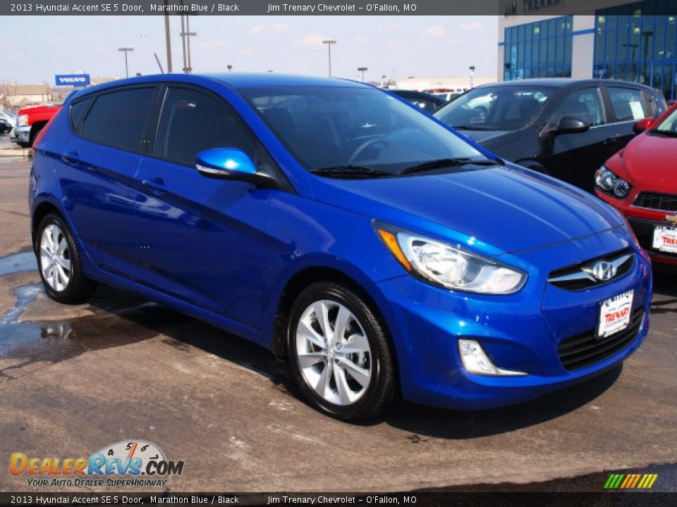 2013 Hyundai Accent SE 5 Door Marathon Blue / Black Photo #2