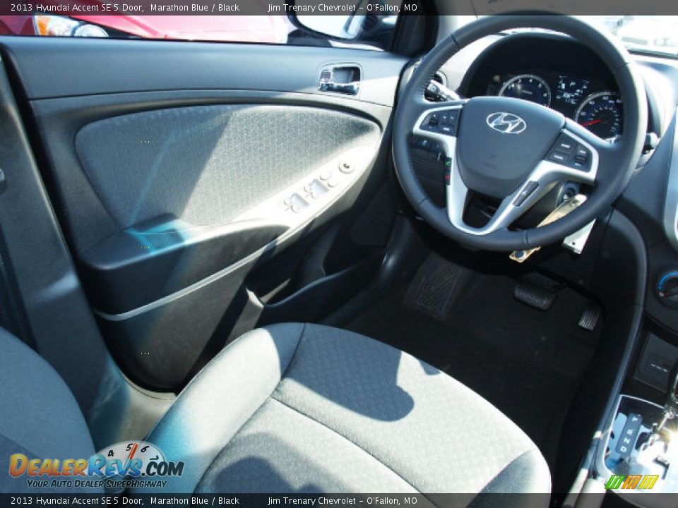 2013 Hyundai Accent SE 5 Door Marathon Blue / Black Photo #11