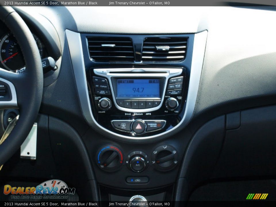 2013 Hyundai Accent SE 5 Door Marathon Blue / Black Photo #12