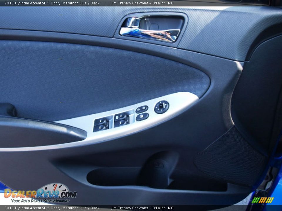 2013 Hyundai Accent SE 5 Door Marathon Blue / Black Photo #15