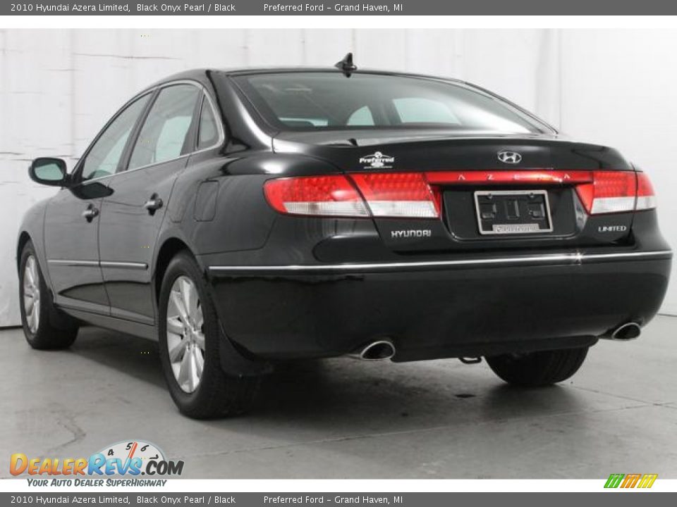 2010 Hyundai Azera Limited Black Onyx Pearl / Black Photo #9