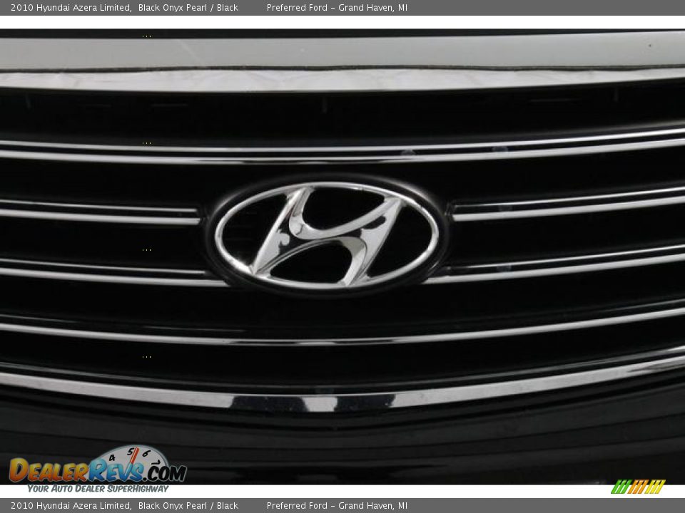 2010 Hyundai Azera Limited Black Onyx Pearl / Black Photo #14