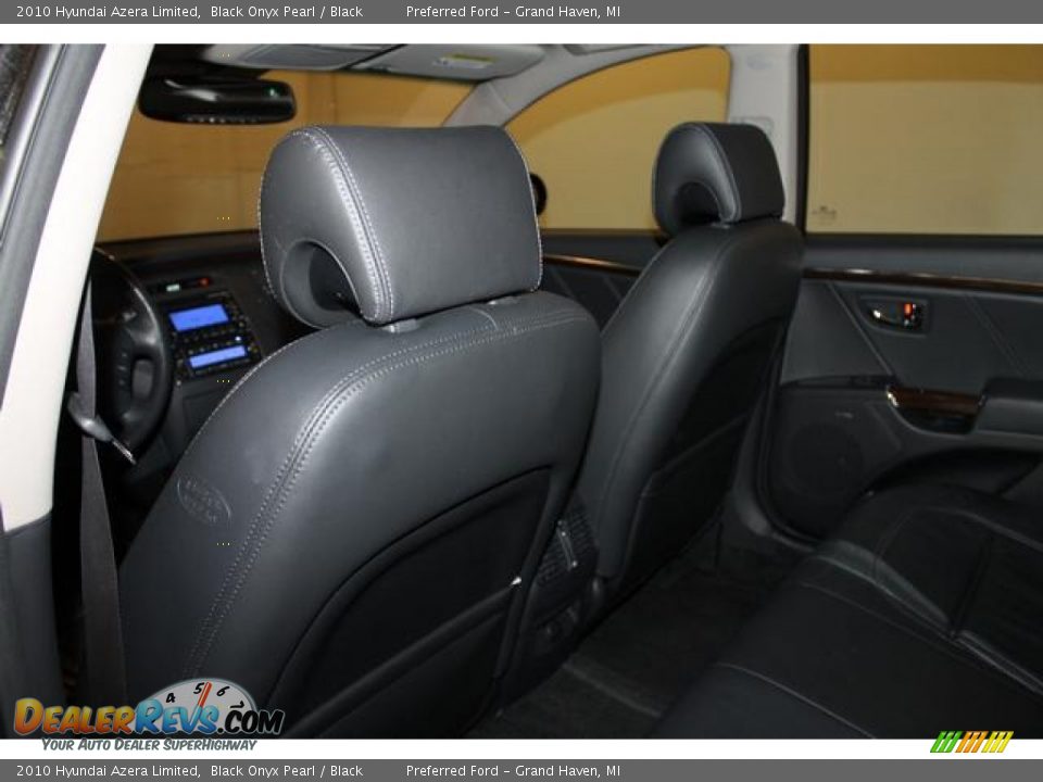 2010 Hyundai Azera Limited Black Onyx Pearl / Black Photo #24