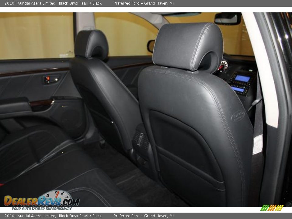 2010 Hyundai Azera Limited Black Onyx Pearl / Black Photo #26