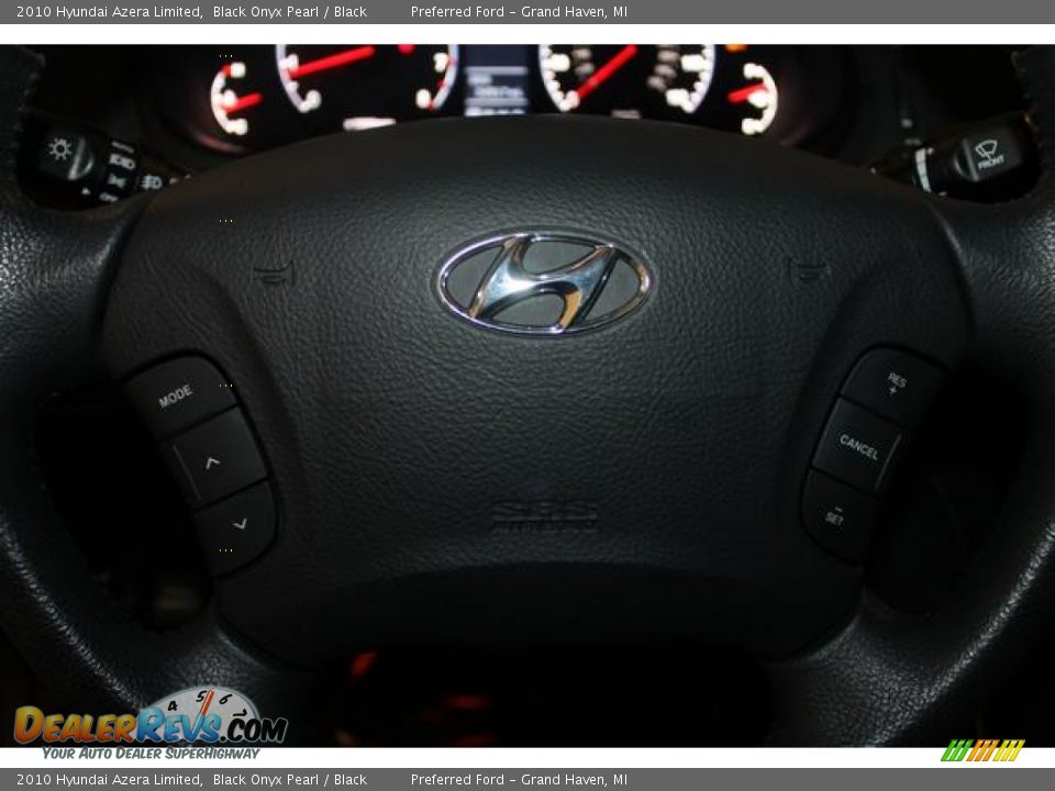 2010 Hyundai Azera Limited Black Onyx Pearl / Black Photo #36