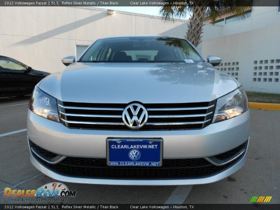 2012 Volkswagen Passat 2.5L S Reflex Silver Metallic / Titan Black Photo #2