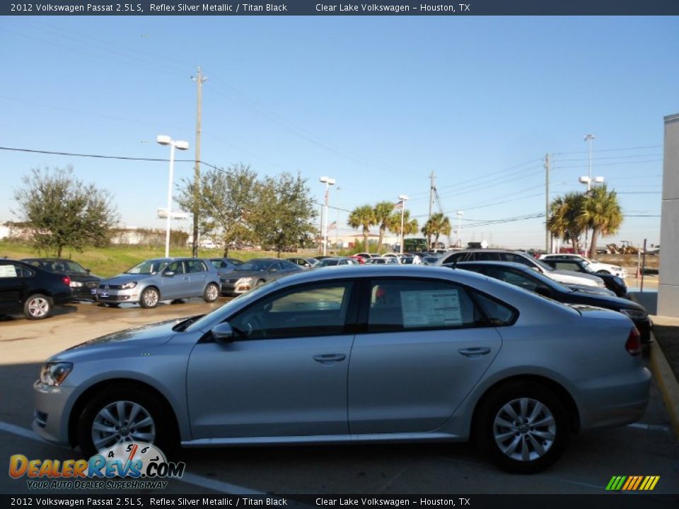 2012 Volkswagen Passat 2.5L S Reflex Silver Metallic / Titan Black Photo #4