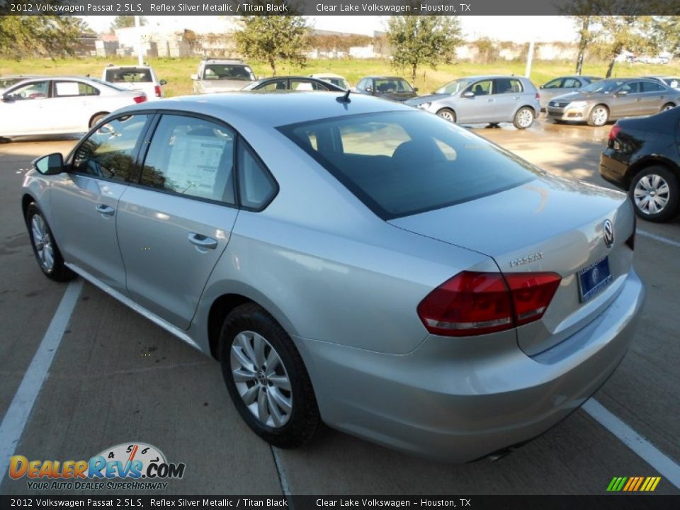 2012 Volkswagen Passat 2.5L S Reflex Silver Metallic / Titan Black Photo #5
