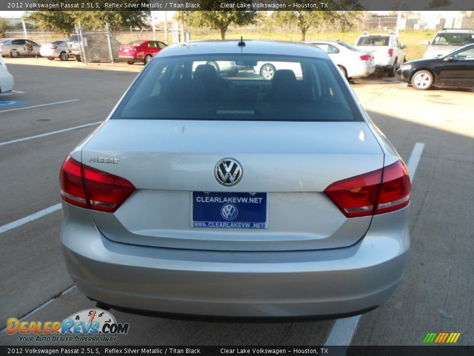 2012 Volkswagen Passat 2.5L S Reflex Silver Metallic / Titan Black Photo #6
