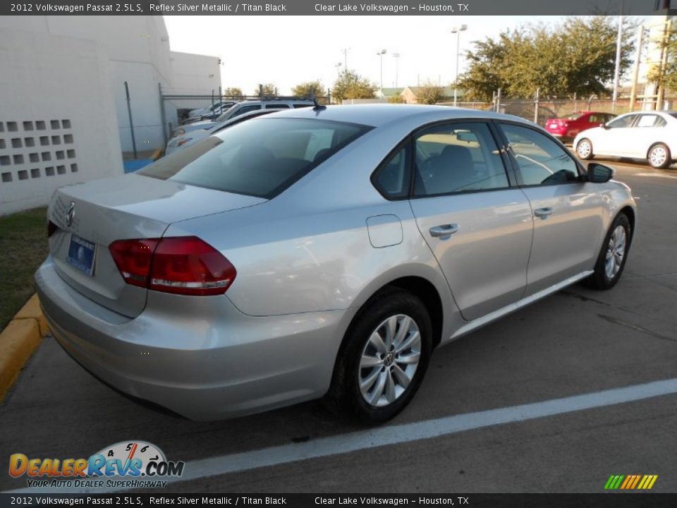 2012 Volkswagen Passat 2.5L S Reflex Silver Metallic / Titan Black Photo #7