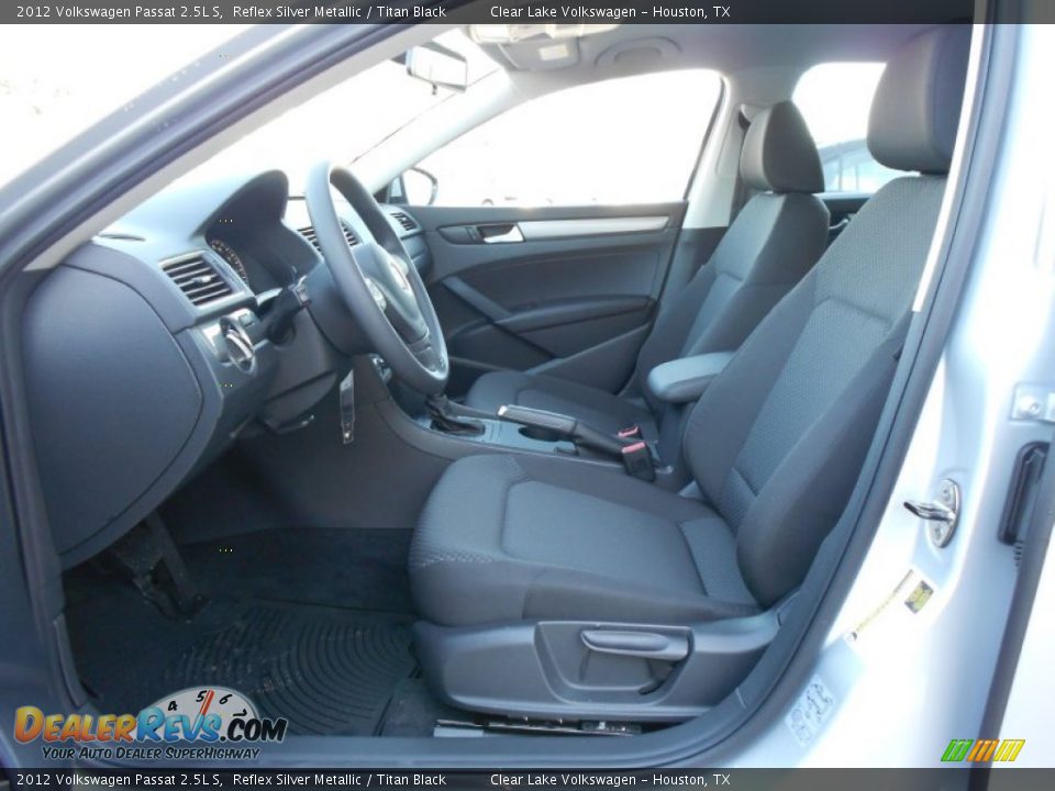 2012 Volkswagen Passat 2.5L S Reflex Silver Metallic / Titan Black Photo #10