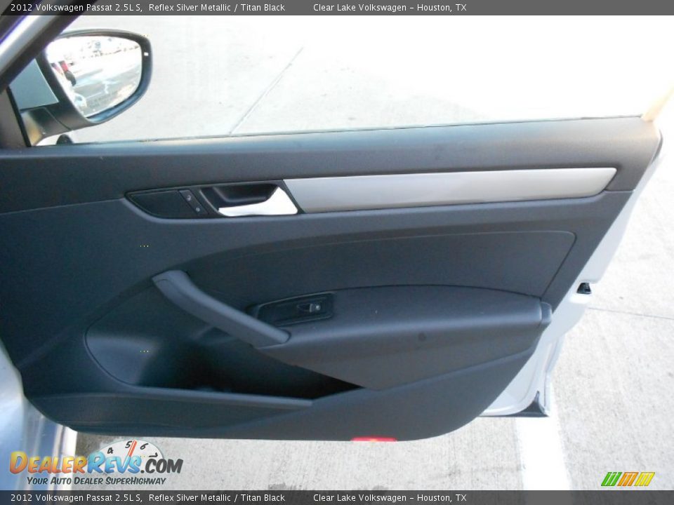 2012 Volkswagen Passat 2.5L S Reflex Silver Metallic / Titan Black Photo #11