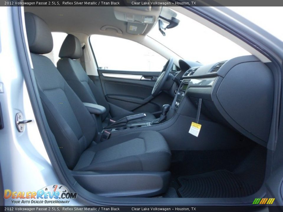 2012 Volkswagen Passat 2.5L S Reflex Silver Metallic / Titan Black Photo #12