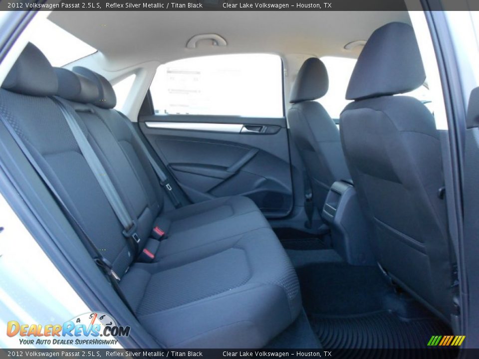 2012 Volkswagen Passat 2.5L S Reflex Silver Metallic / Titan Black Photo #13