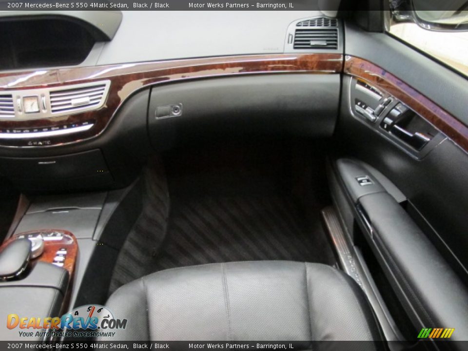 2007 Mercedes-Benz S 550 4Matic Sedan Black / Black Photo #26