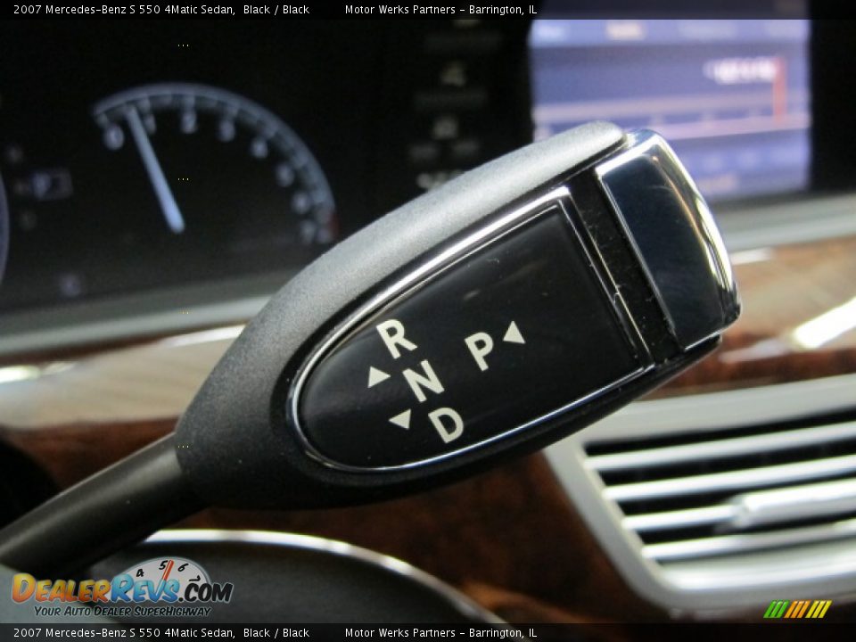 2007 Mercedes-Benz S 550 4Matic Sedan Black / Black Photo #34