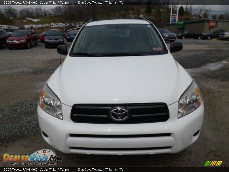2006 Toyota RAV4 4WD Super White / Taupe Photo #2