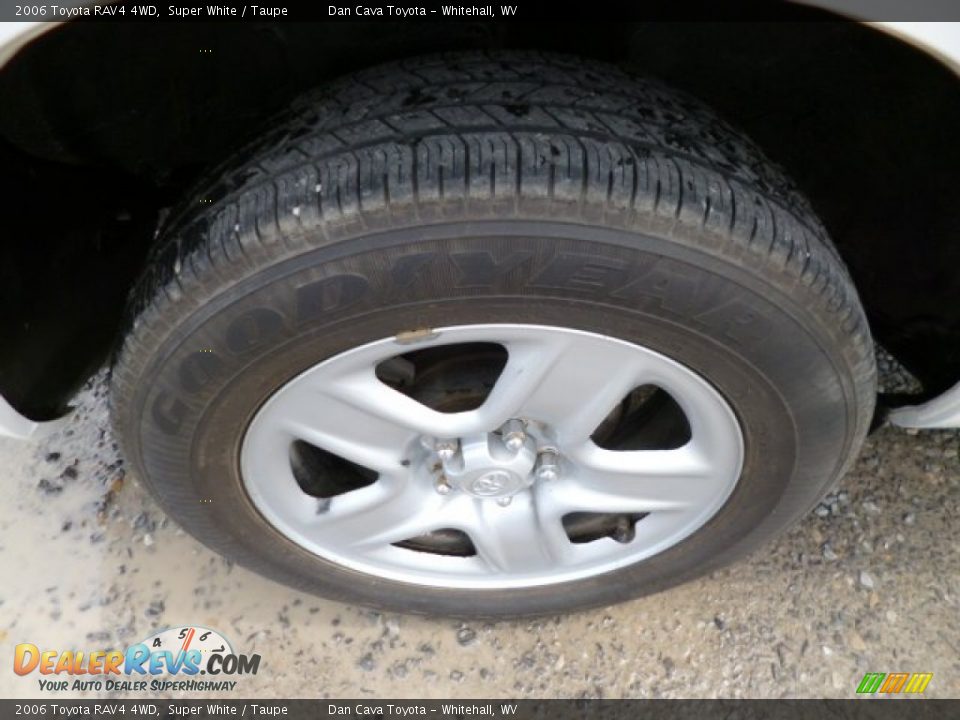 2006 Toyota RAV4 4WD Super White / Taupe Photo #7