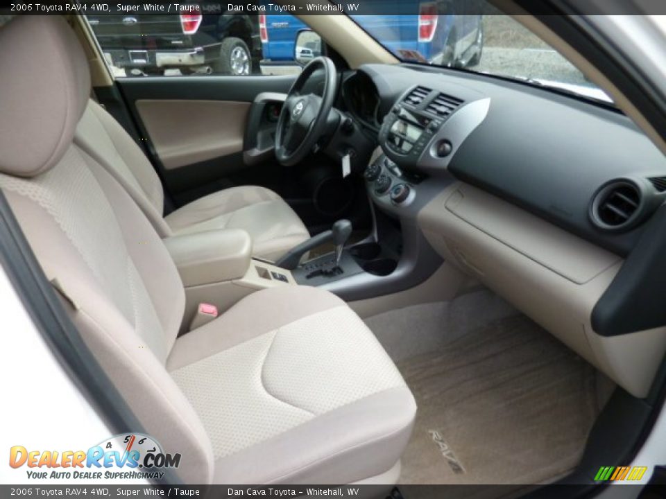 2006 Toyota RAV4 4WD Super White / Taupe Photo #8