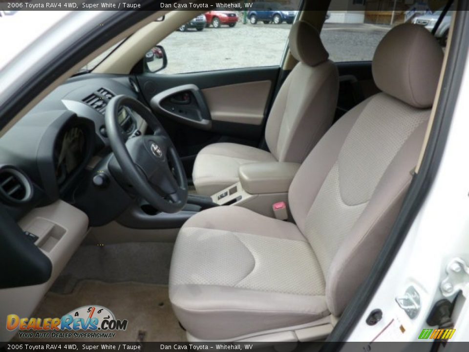2006 Toyota RAV4 4WD Super White / Taupe Photo #11