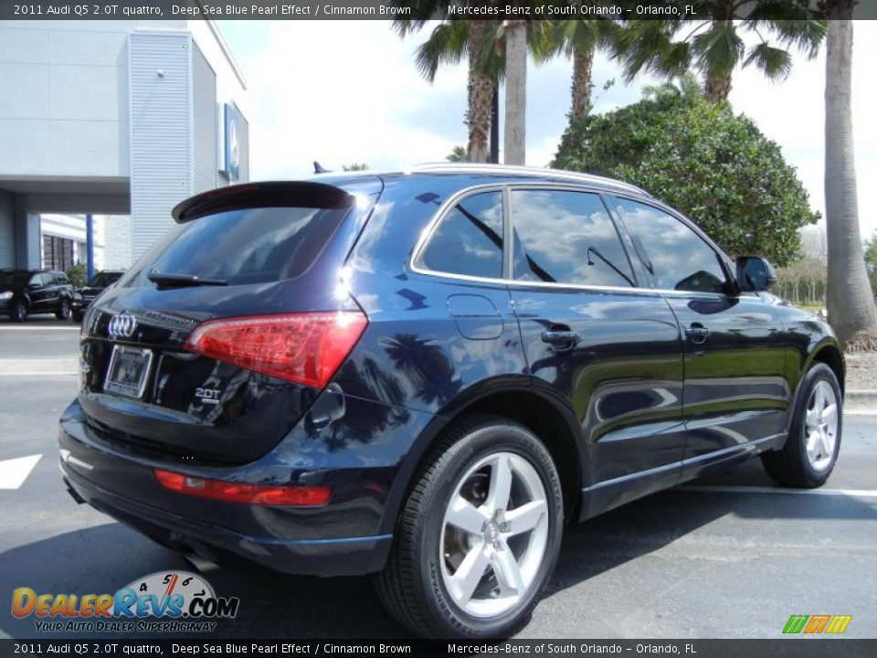 2011 Audi Q5 2.0T quattro Deep Sea Blue Pearl Effect / Cinnamon Brown Photo #7