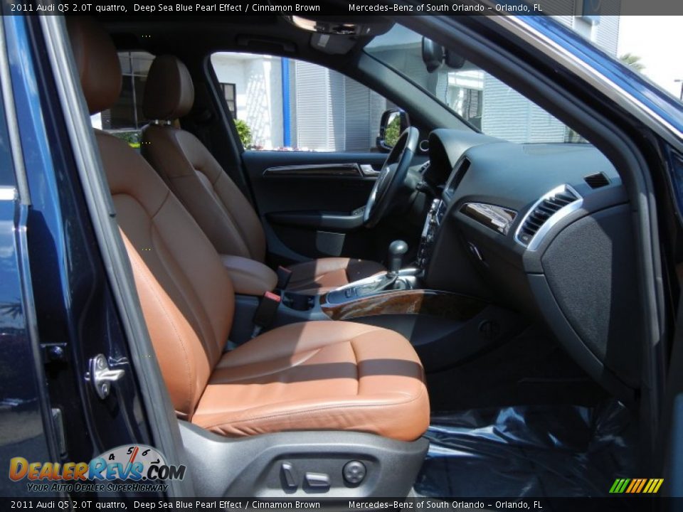 2011 Audi Q5 2.0T quattro Deep Sea Blue Pearl Effect / Cinnamon Brown Photo #17