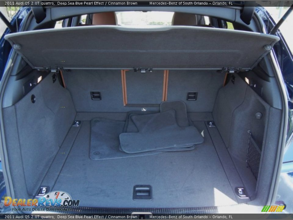 2011 Audi Q5 2.0T quattro Deep Sea Blue Pearl Effect / Cinnamon Brown Photo #19
