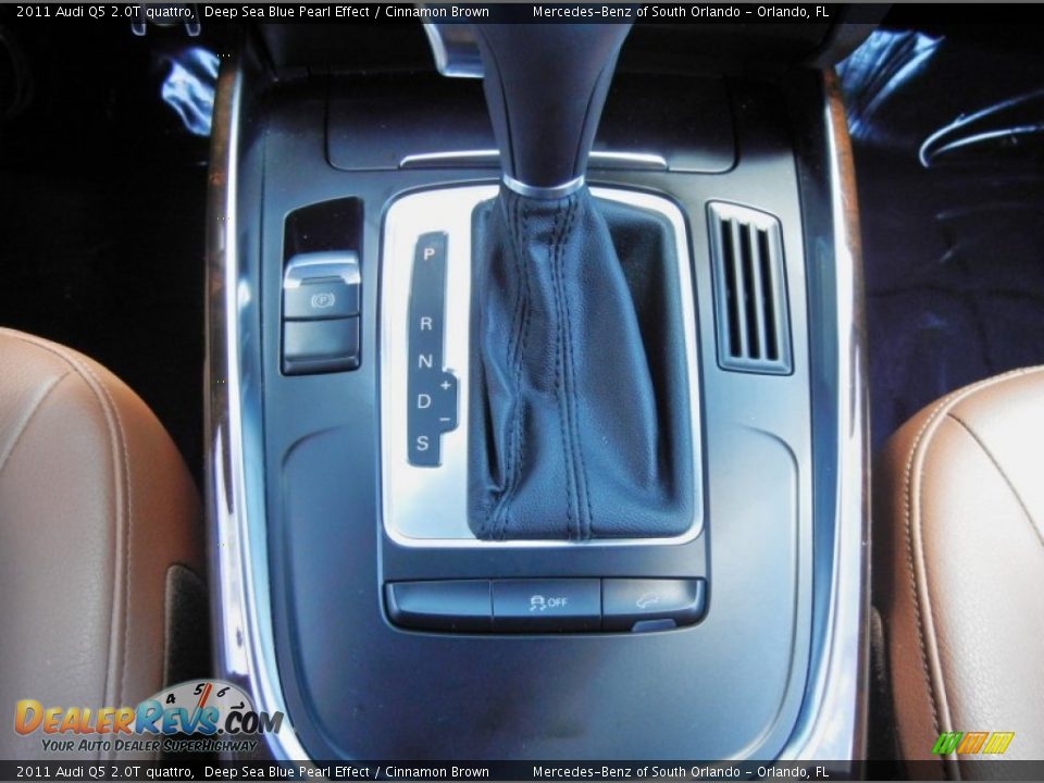 2011 Audi Q5 2.0T quattro Deep Sea Blue Pearl Effect / Cinnamon Brown Photo #25