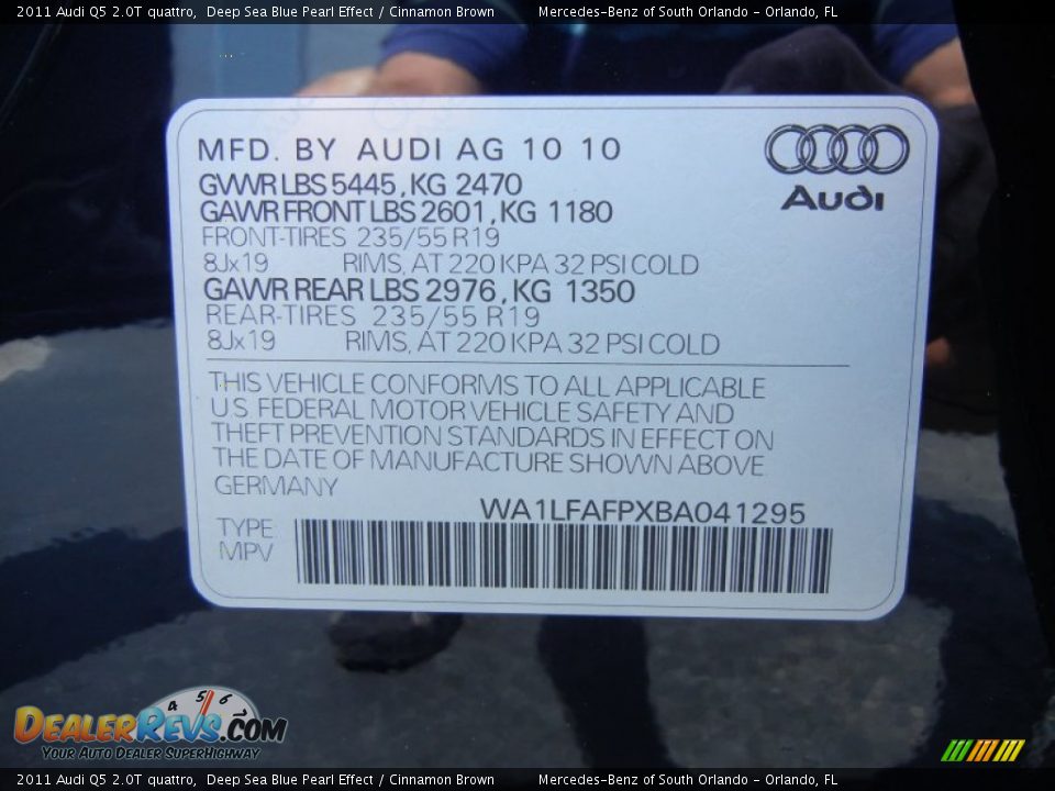2011 Audi Q5 2.0T quattro Deep Sea Blue Pearl Effect / Cinnamon Brown Photo #31