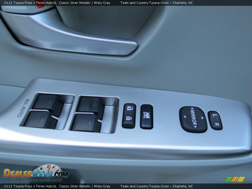 2013 Toyota Prius v Three Hybrid Classic Silver Metallic / Misty Gray Photo #10