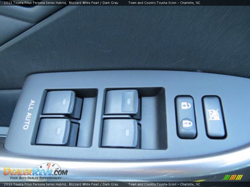 2013 Toyota Prius Persona Series Hybrid Blizzard White Pearl / Dark Gray Photo #10