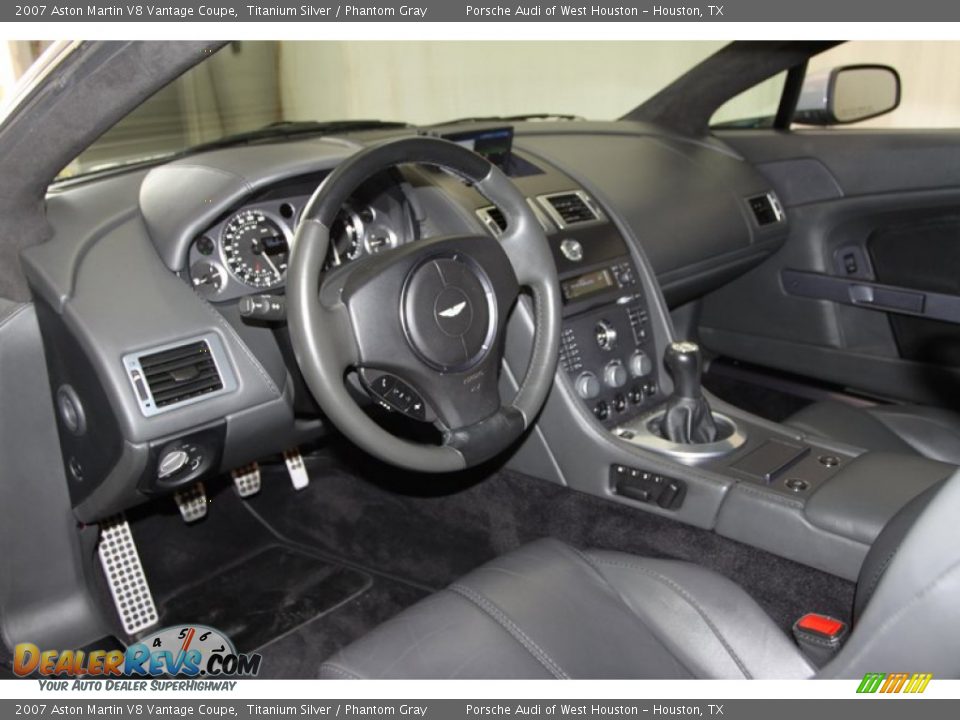 Dashboard of 2007 Aston Martin V8 Vantage Coupe Photo #20