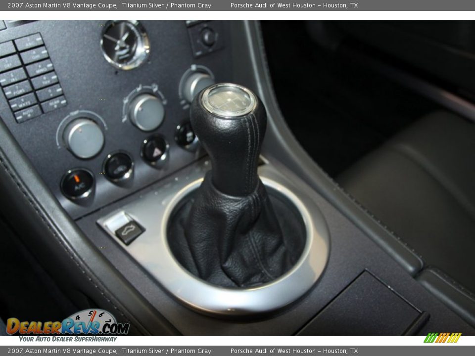 2007 Aston Martin V8 Vantage Coupe Shifter Photo #31