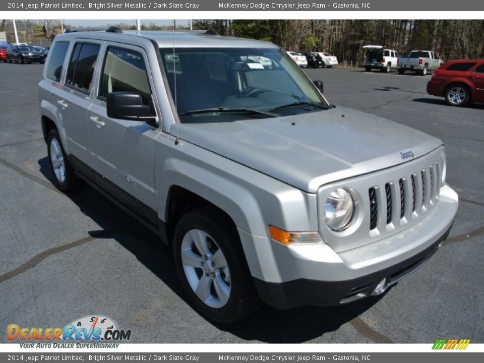 Front 3/4 View of 2014 Jeep Patriot Limited Photo #1
