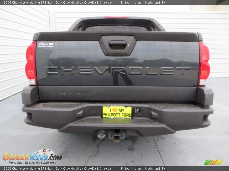 2006 Chevrolet Avalanche Z71 4x4 Dark Gray Metallic / Gray/Dark Charcoal Photo #5