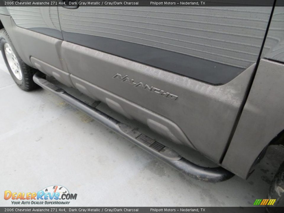 2006 Chevrolet Avalanche Z71 4x4 Dark Gray Metallic / Gray/Dark Charcoal Photo #16