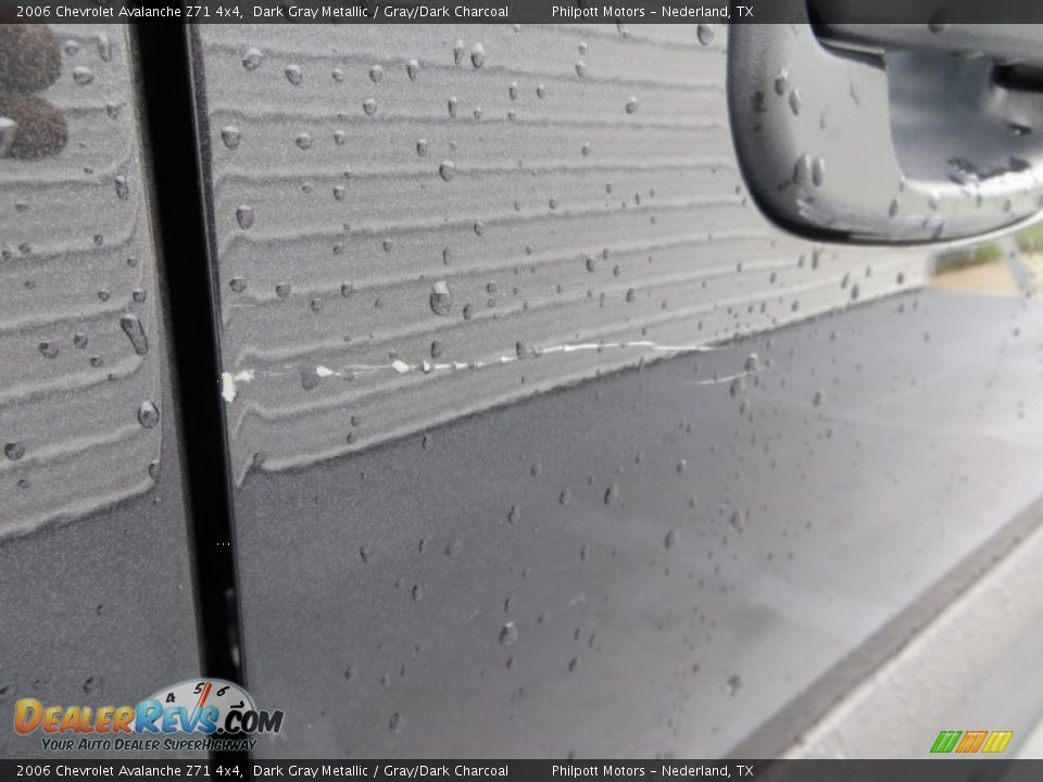 2006 Chevrolet Avalanche Z71 4x4 Dark Gray Metallic / Gray/Dark Charcoal Photo #18