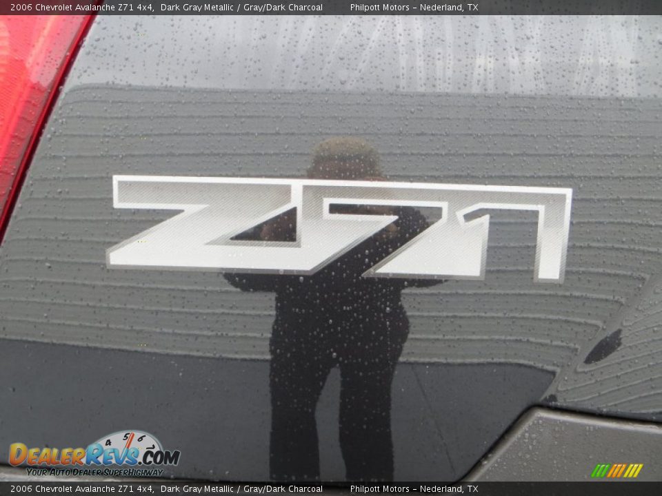2006 Chevrolet Avalanche Z71 4x4 Dark Gray Metallic / Gray/Dark Charcoal Photo #19